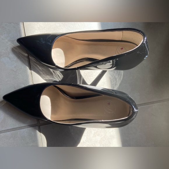 Black Stilettos - Picture 2 of 3